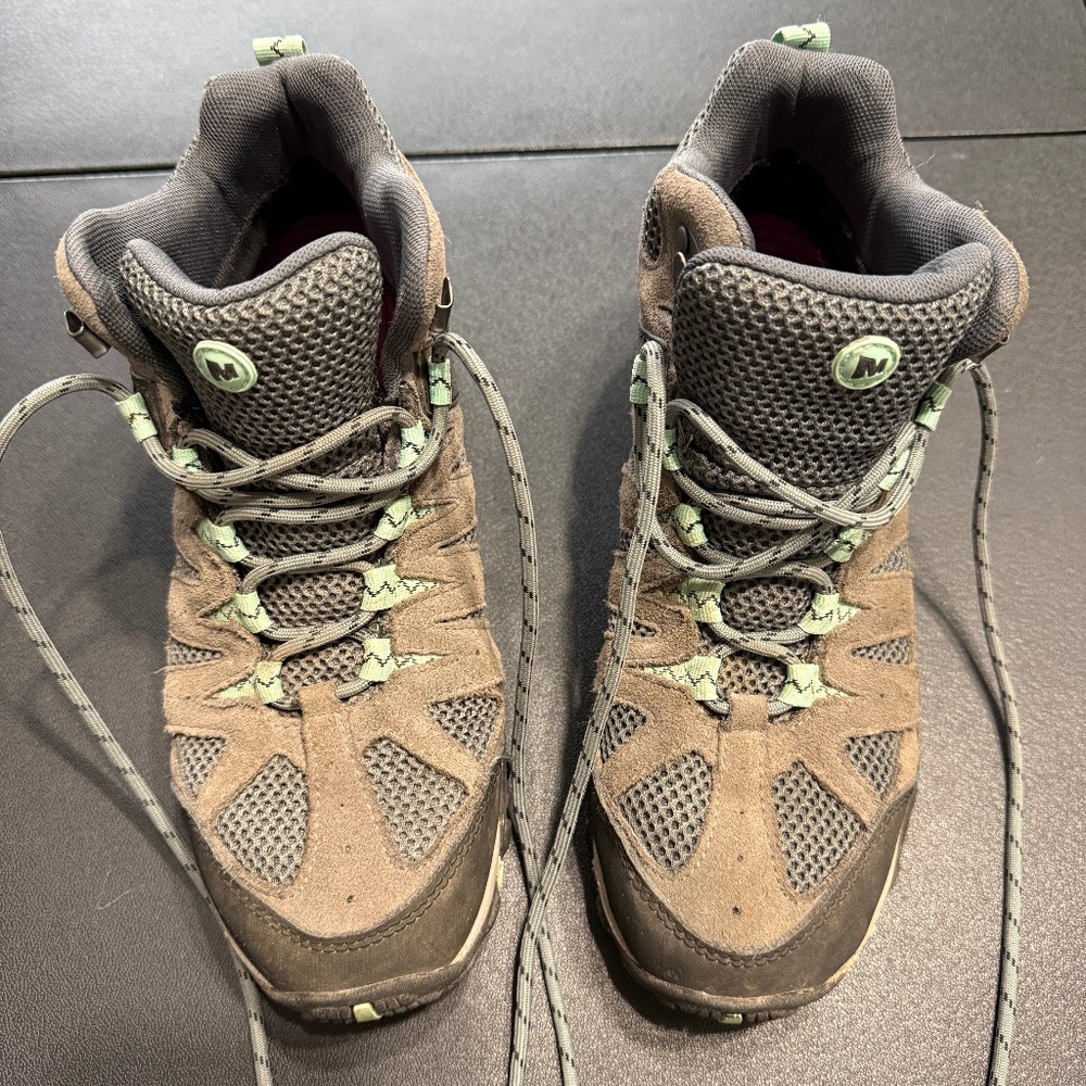 Merrell Women's Moab 2 Mid Waterproof Hiking Boot